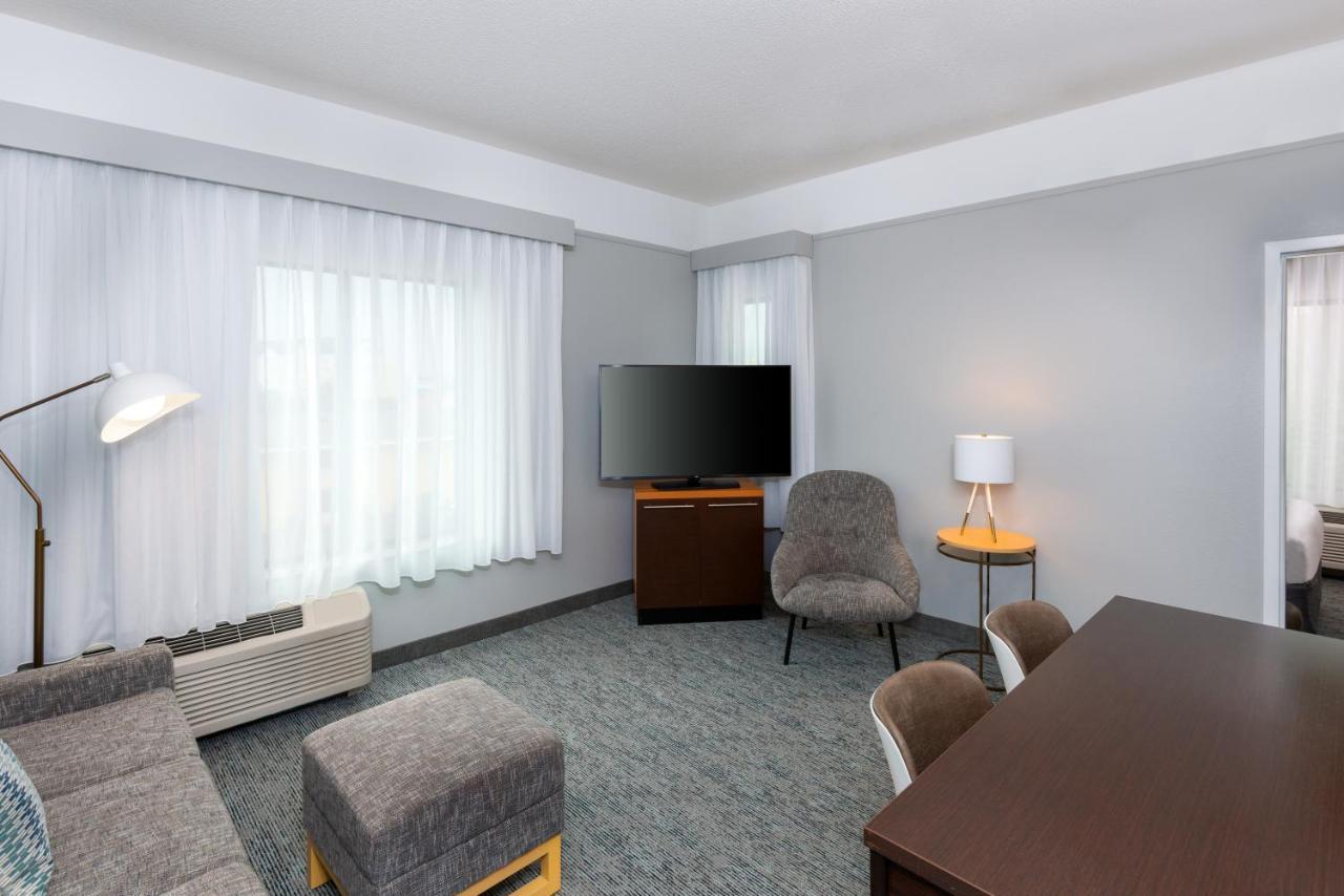 Towneplace Suites Buffalo Airport Cheektowaga Bagian luar foto