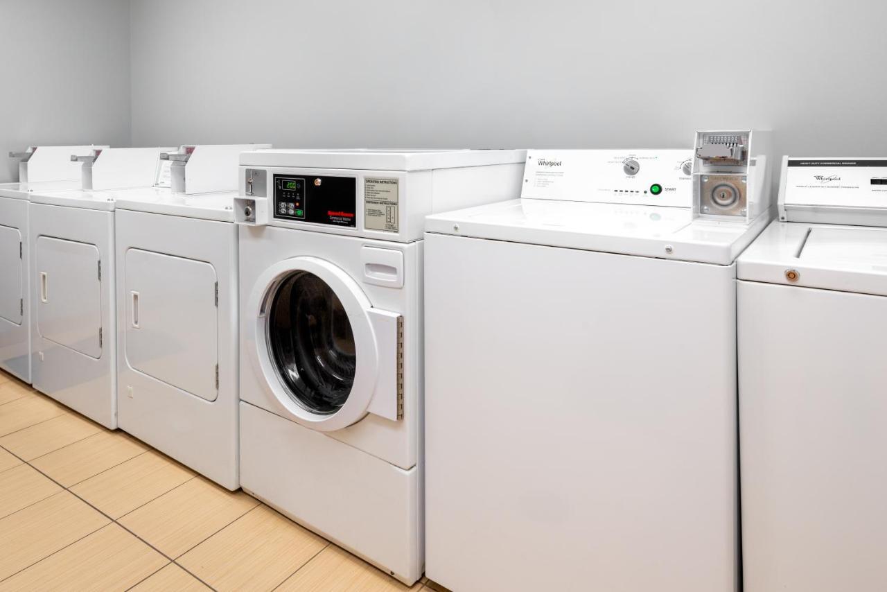 Towneplace Suites Buffalo Airport Cheektowaga Bagian luar foto