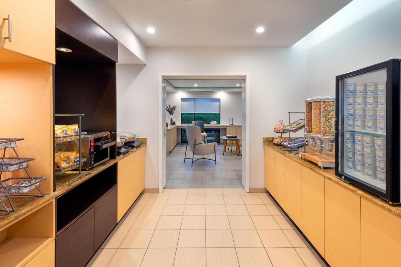 Towneplace Suites Buffalo Airport Cheektowaga Bagian luar foto