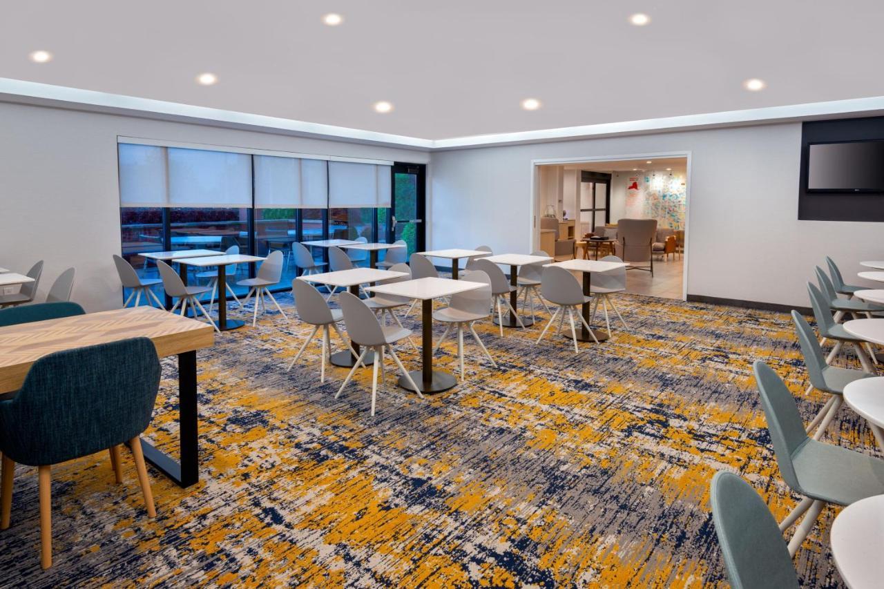 Towneplace Suites Buffalo Airport Cheektowaga Bagian luar foto