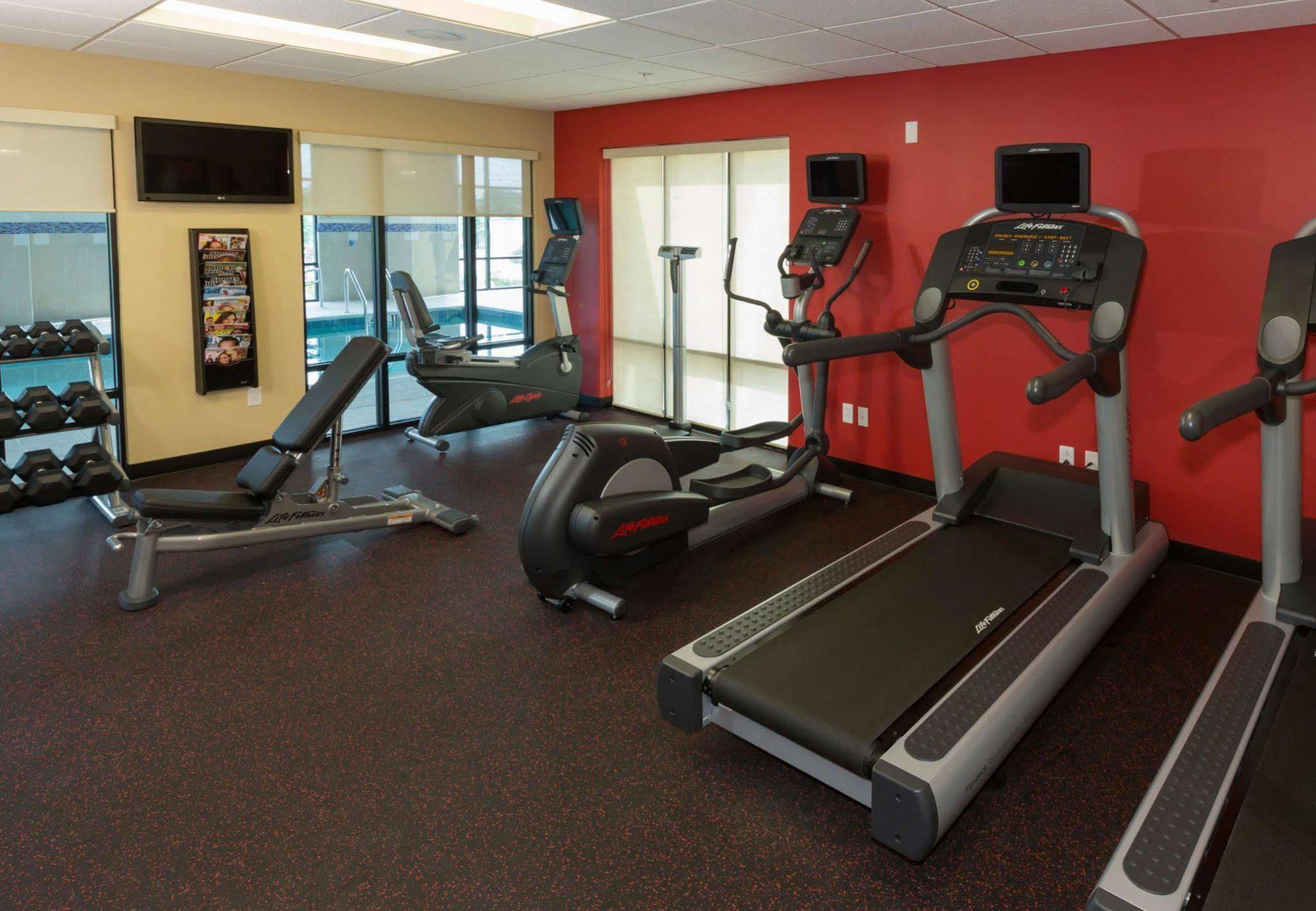 Towneplace Suites Buffalo Airport Cheektowaga Bagian luar foto